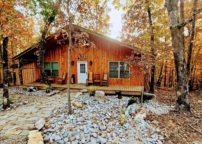 Hideaway Cabin Near Mammoth Springs, Ark